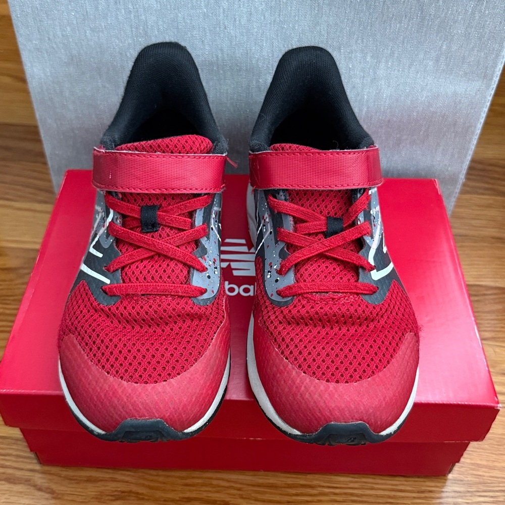 Little Kids New Balance Sneakers - Size 3 Wide - Picture 2 of 8